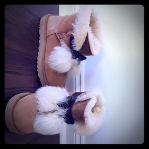 UGG Chestnut Gita boot, size 7